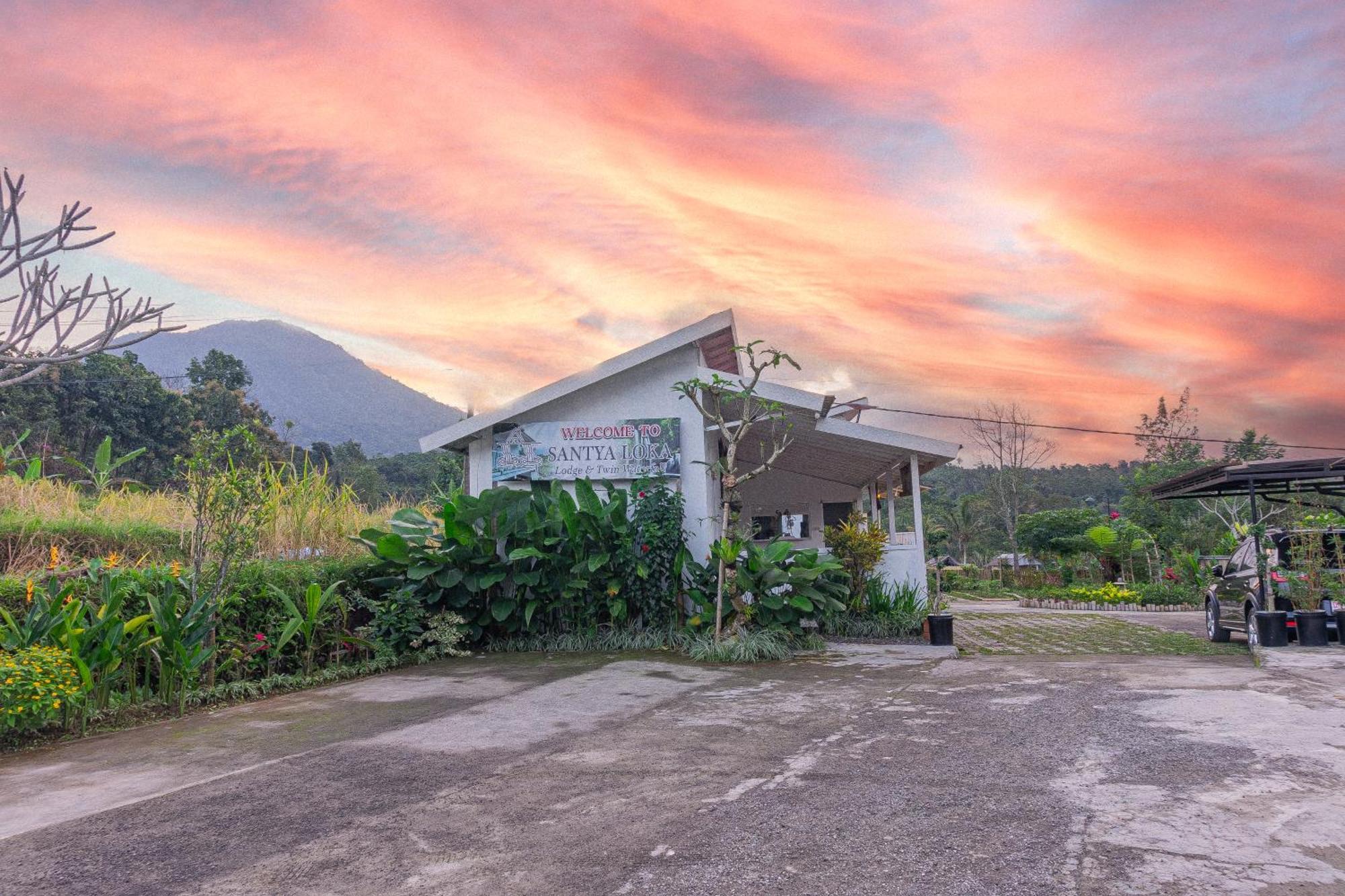 Santya Loka Lodge & Twin Waterfall Jatiluwih Exterior foto